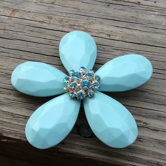 Vintage Flower Brooch - Picture 5 of 5